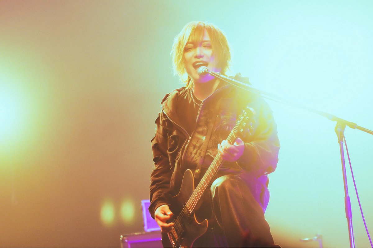 sweetviolencejp's tweet photo. 「MASKED 2026」 DAY.1
5月22日(金) Spotify O-EAST

甘い暴力
Gt.文
Ba.義

Photo by 冨田味我(@shirivasta_miwa)

#MASKED #V系は自由だ https://t.co/w1OwaEY5TQ