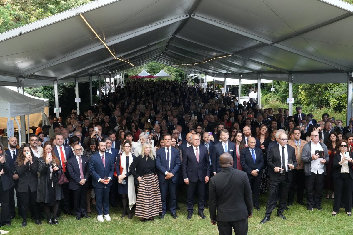 ItalyinFrance's tweet photo. 🇮🇹🇫🇷 @ItalyinFrance ha ospitato nella serata di ieri il  ricevimento in occasione delle celebrazioni dell’80esimo anniversario  della Repubblica Italiana.

📄 Leggi il comunicato stampa➡️https://t.co/Oi044ptgsA https://t.co/AwMHHd44d8