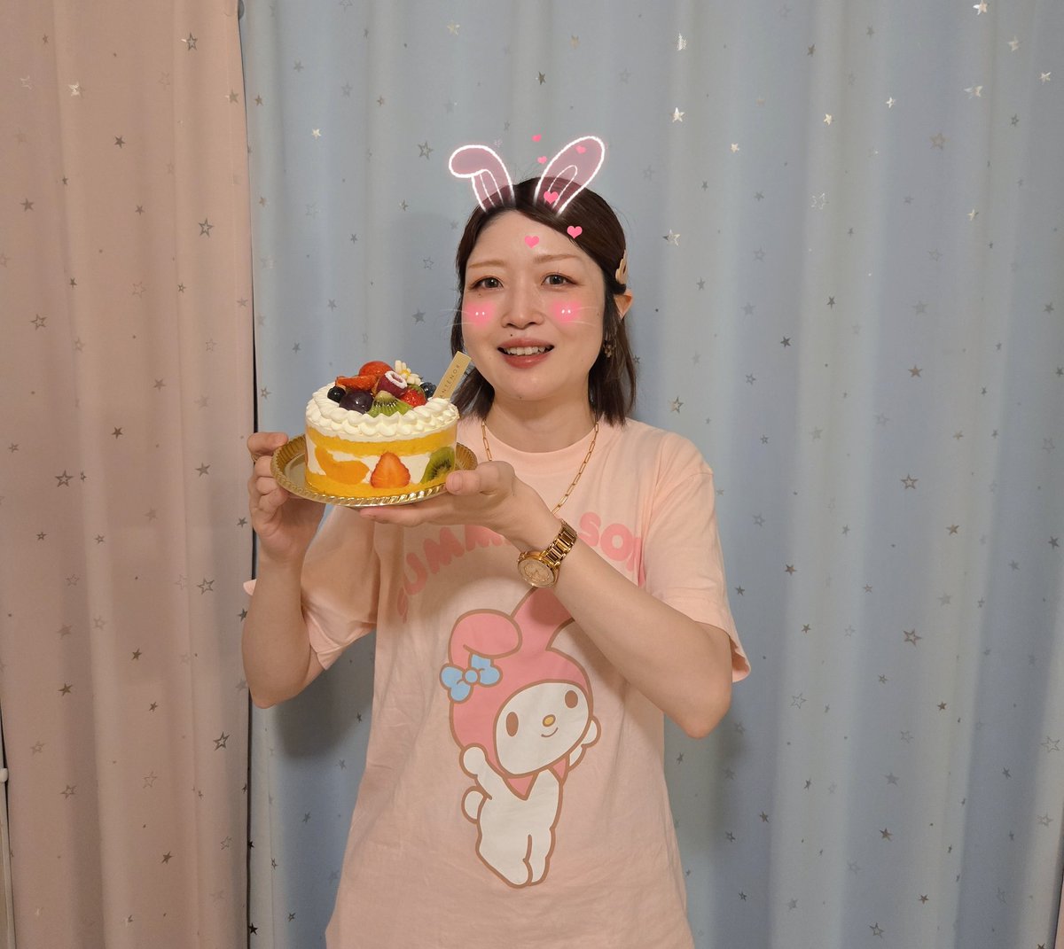 ran2clala's tweet photo. 39歳になりました！
普通に1日楽しく現場をし、誕生日だとはつげずにそのまま帰ろうとしたら、お手伝い先の先生がサプライズでケーキをっ😂✨️紳士すぎる😭
LINEギフトもたくさん頂き、本当に感謝です😢💓
旦那曰わくサンキューの歳ということなので、ありがとうを大切にする1年にしたいと思います！ https://t.co/OHNuzdq46d