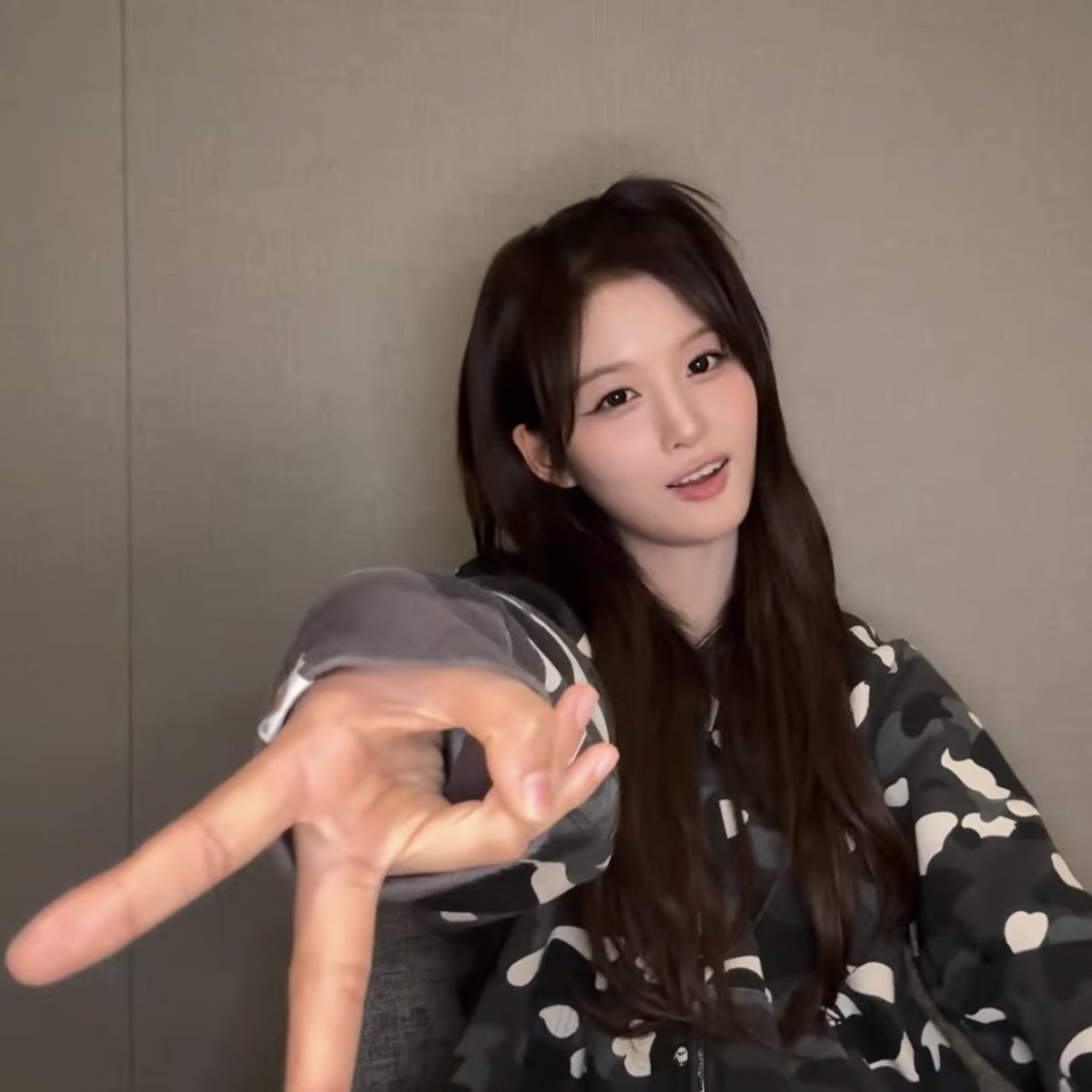 01k2yring6's tweet photo. 당신의 얼굴 덕분에 오늘도 살아갑니다. https://t.co/BAH1iYmd4b