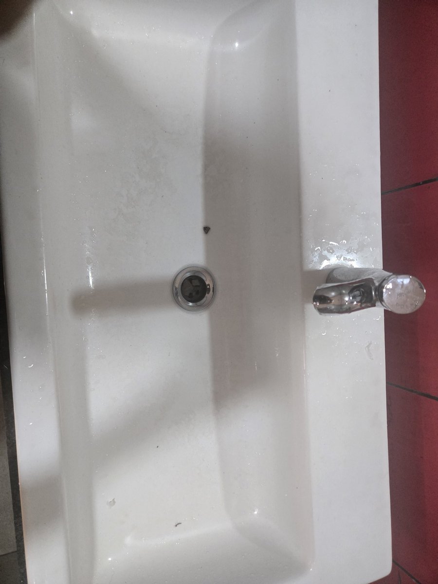 _N5887's tweet photo. @BurgerKing absolutely disgusting service. Washbasin dirty... staff non cooperative. Ac not working Furthermore I am sharing a video of no soap in the dispenser. You area Manager Mr. NIKHIL doesn't give a damn and doesn't answer calls. This is hiranandani estate branch. Thane. https://t.co/cyhu9rb0H1
