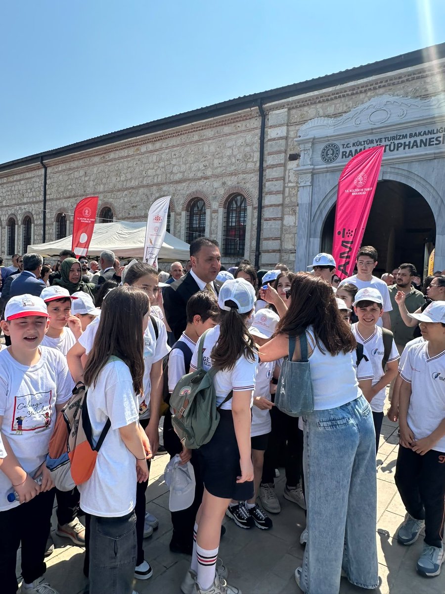MemBayrampasa's tweet photo. İl Milli Eğitim Müdürlüğü himayesinde yürütülen Geleceğin Yazarları Projesi İl Sergisi, Millî Eğitim Bakanımız Sayın Yusuf Tekin’in katılımıyla Rami Kütüphanesi’nde gerçekleştirildi. Emeği geçenlere teşekkür ederiz. 

@tcmeb 
@istanbulilmem @MucahitYentur 
@SuatMAMUR https://t.co/0hjGwkyrgX