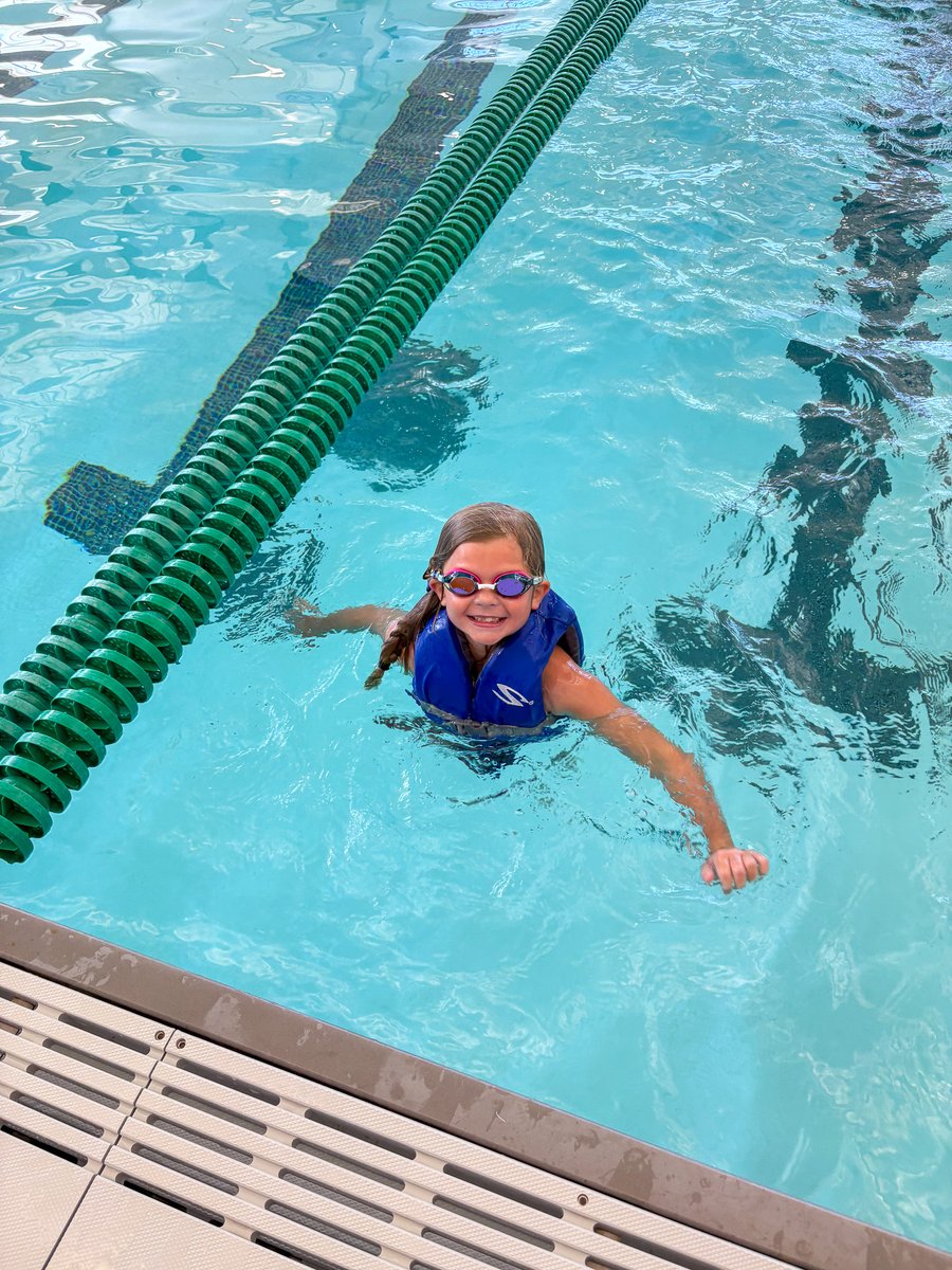 TFS1909's tweet photo. TFS Swim Camp concluded with bubbles, snow cones, new friends, and new skills! 
Our campers developed a love for the water and swimming. A huge thank you to our incredible instructors, Join us for other summer camps throughout the summer! https://t.co/uhtr9wweeS