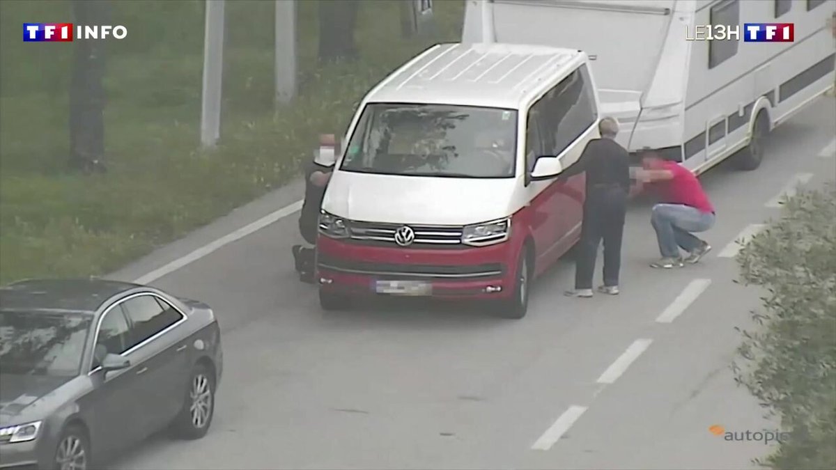 LCI's tweet photo. Autoroutes : les touristes ciblés par les voleurs
➡️ https://t.co/Bd58ZErRuD https://t.co/PkjfIGsG13