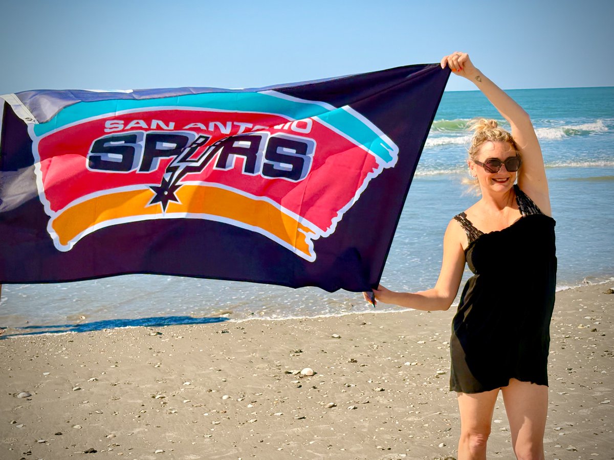 ct_ismyhandle's tweet photo. #GoSpursGo #MyrtleBeach Game 2 energy boys!!! https://t.co/uNyKD2xGZL