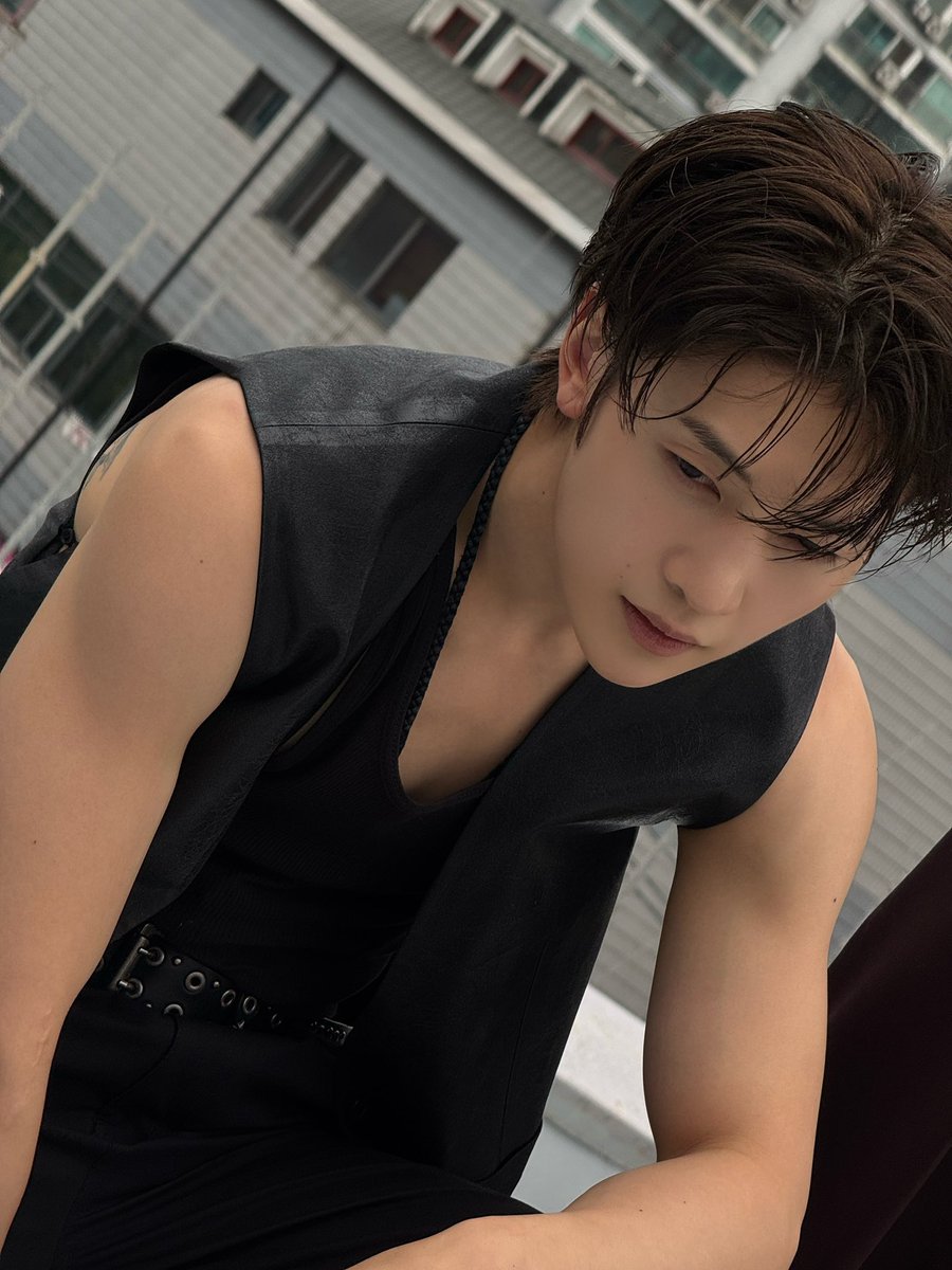 seokmatthewph's tweet photo. [📸] 260605 ZEROBASEONE Instagram Update -  #SEOKMATTHEW (1/3)

🌃
🔗 https://t.co/dD0wcc01mV

#석매튜 #ZEROBASEONE     #ZB1     #제로베이스원 https://t.co/GtBZLMZFkQ