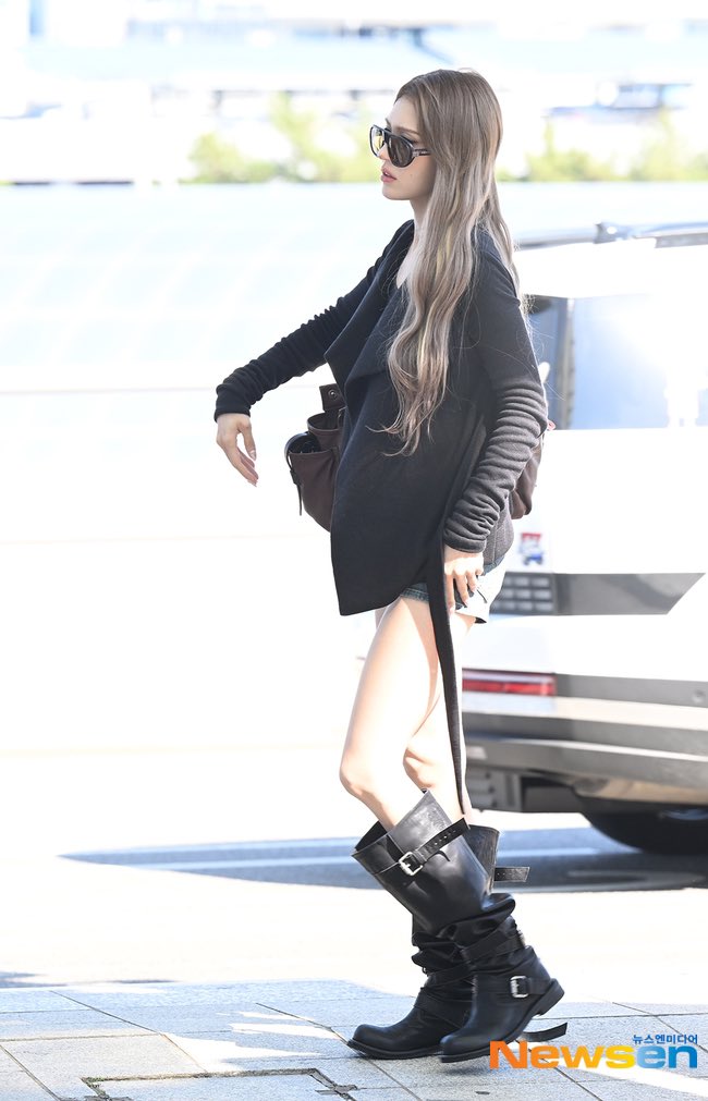 SOMIBARCN's tweet photo. 260605 ICN #전소미 https://t.co/c86MUpMJf3
