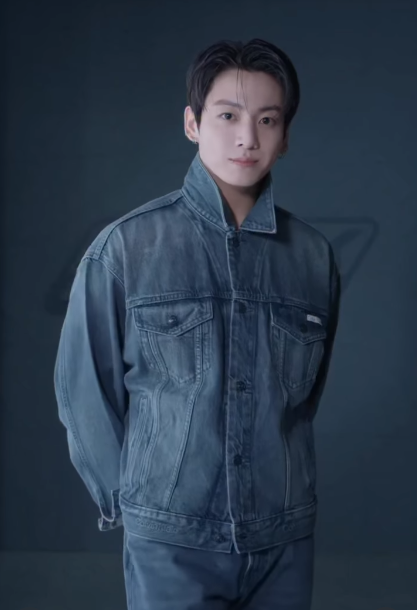 Kkorepo's tweet photo. 「#BTS」Jung Kook、デザイナーの風格…デニムスタイルでもシックな魅力（動画あり） 
#JungKook #ジョングク　
🔗https://t.co/M3SL7aKPno https://t.co/cFFqGYcDKR