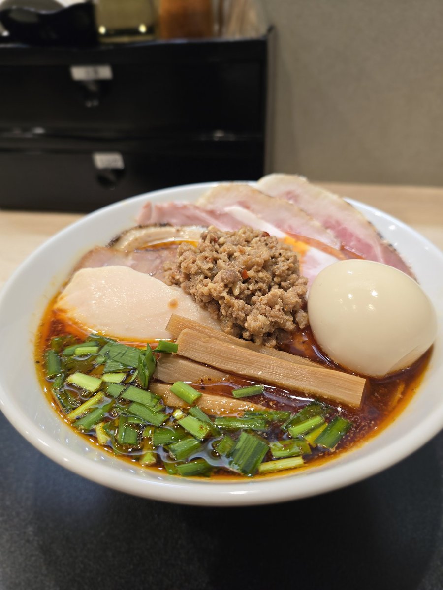 02hige's tweet photo. 🤓麺屋伊藤🧔‍♂️

鶏白湯らーめん
台湾らーめん　
冷やしらーめん

どれにいく？
決められないぞ、鬼炭治郎！！

 (⅃ T 𐂮T)⅃ ぅおぉおおぉ～⤴️ https://t.co/3wKHUPJ1eF