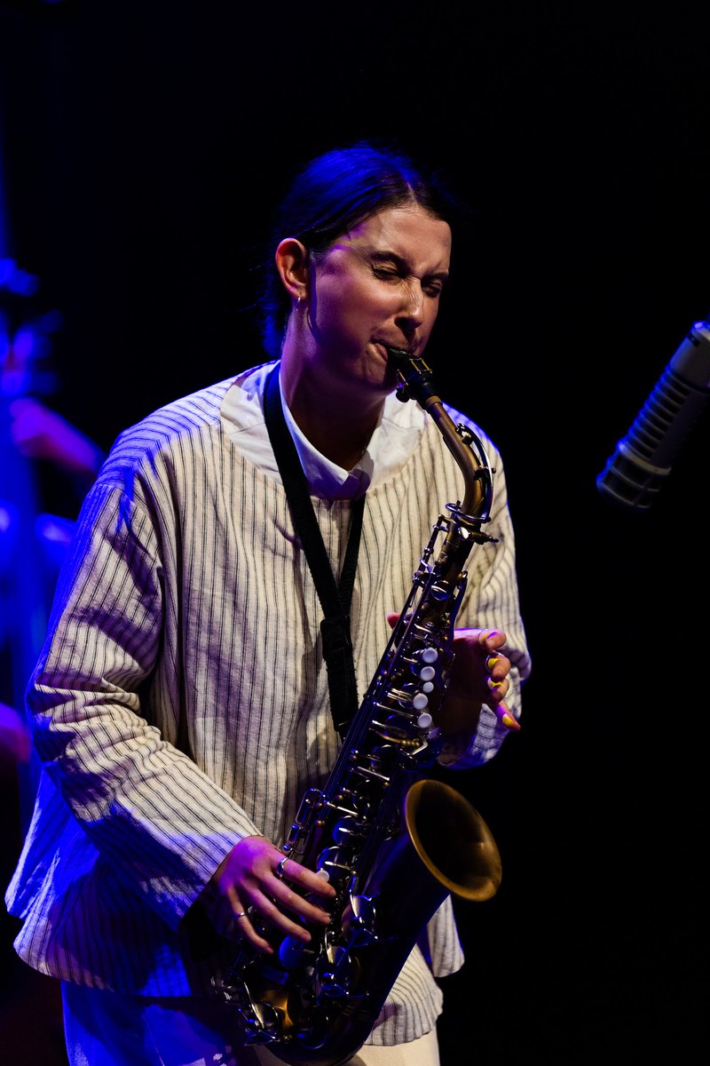 CTJazzFest's tweet photo. Jasmine Myra’s sound feels like light; delicate, powerful, and deeply emotional. 🎷✨ 

From intimate moments to cinematic builds, her CTIJF set at Rosies turned music into pure atmosphere.

Captured by: @sphiwemhlambi  and @itsarthurdlamin 

#CTIJF #JasmineMyra #WhereJazzLives https://t.co/UEPgQvCtN3