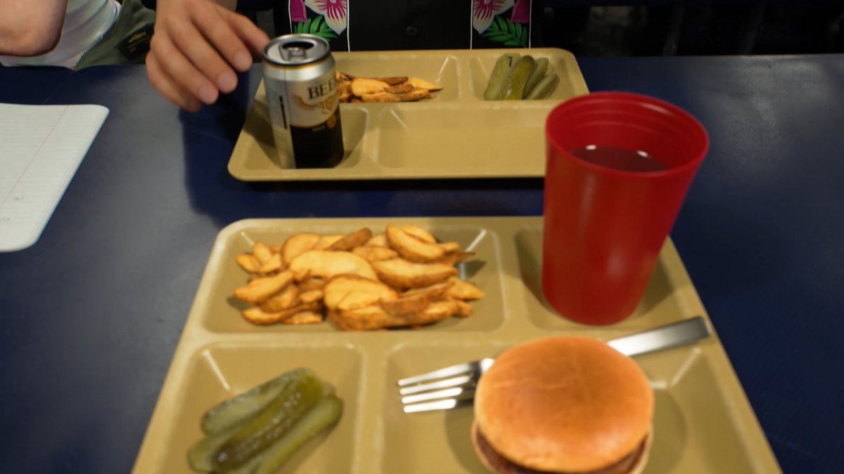 Dearslay's tweet photo. @il_i0y Same food! This is from the reveal trailer last year https://t.co/H84qoQOn05
