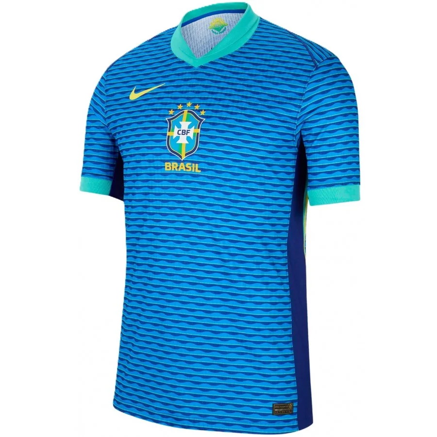LeProsW's tweet photo. E a Nike também não ajuda maltratando a camisa Celeste com estampas esotéricas https://t.co/uZ1KlpzsHh