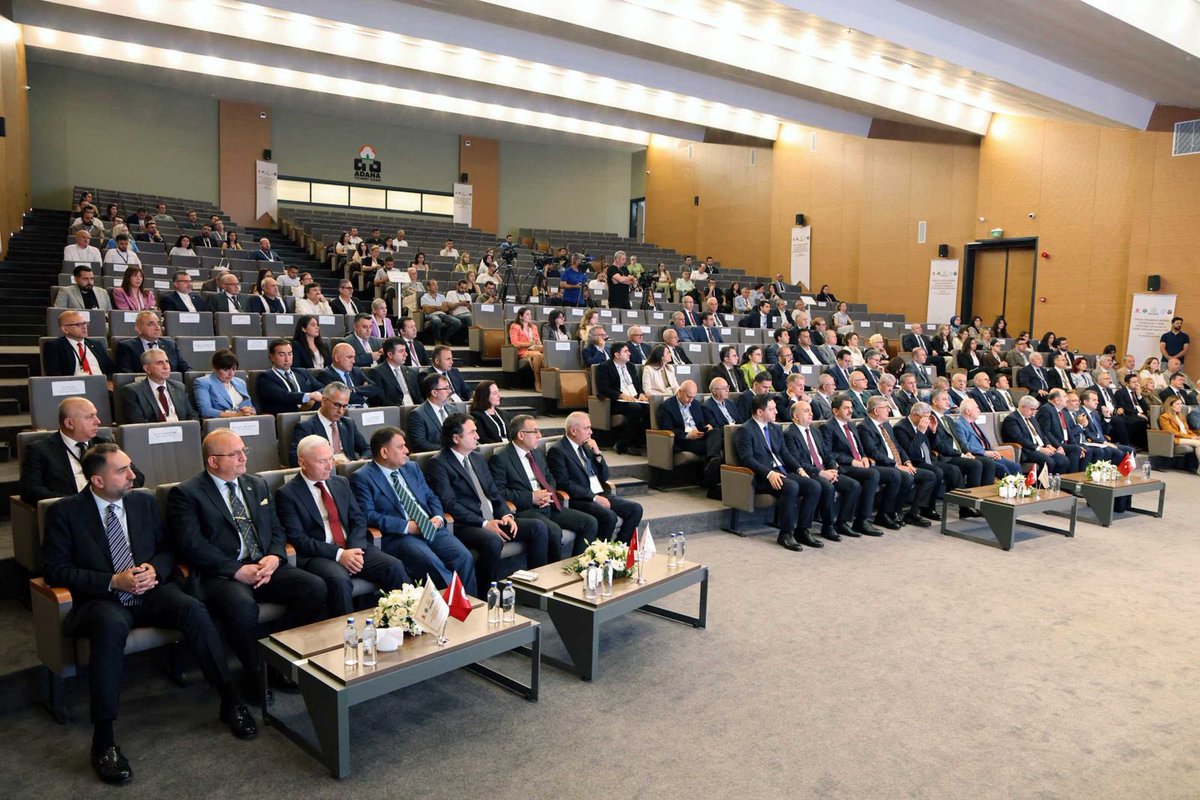 adanasanodasi's tweet photo. Yargıtay Başkanlığı, Çukurova Üniversitesi, Ankara Yıldırım Beyazıt Üniversitesi ve Adana Barosu iş birliğinde, Odamız ev sahipliğinde gerçekleştirilen “Güncel Gelişmeler Işığında İş Hukukuna İlişkin Uygulama Sorunları ve Çözüm Önerileri Sempozyumu” başladı.

İki gün sürecek ve toplam beş oturumdan oluşacak sempozyumda, yargı, akademi ve iş dünyasının temsilcileri bir araya gelerek iş hukukuna ilişkin güncel gelişmeleri, uygulamada karşılaşılan sorunları ve çözüm önerilerini kapsamlı şekilde ele alacak.