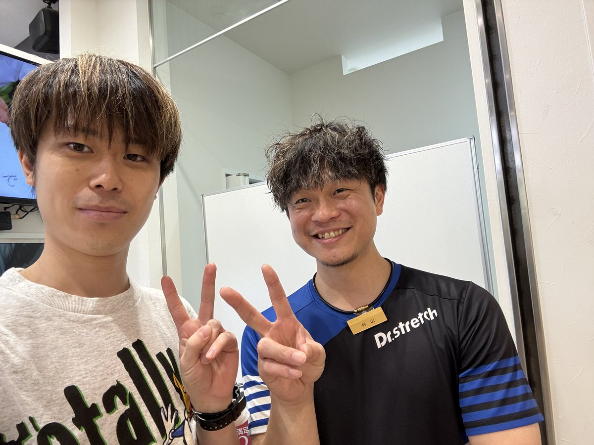 benntenn1201_hr's tweet photo. 6/2～6/4 関東

杉山GTのストレッチを受けにペリエ千葉店にお邪魔させて頂きました！

暖かく迎えて頂き、自分の身体の事や新たな視点まで学ぶ事が多かったです！

早速、お客様に還元できるようにまとめます。

その後は、櫻坂46四期生のLIVE、初のビジター遠征と充実した3日間でした！ https://t.co/CzzAWUiYK3