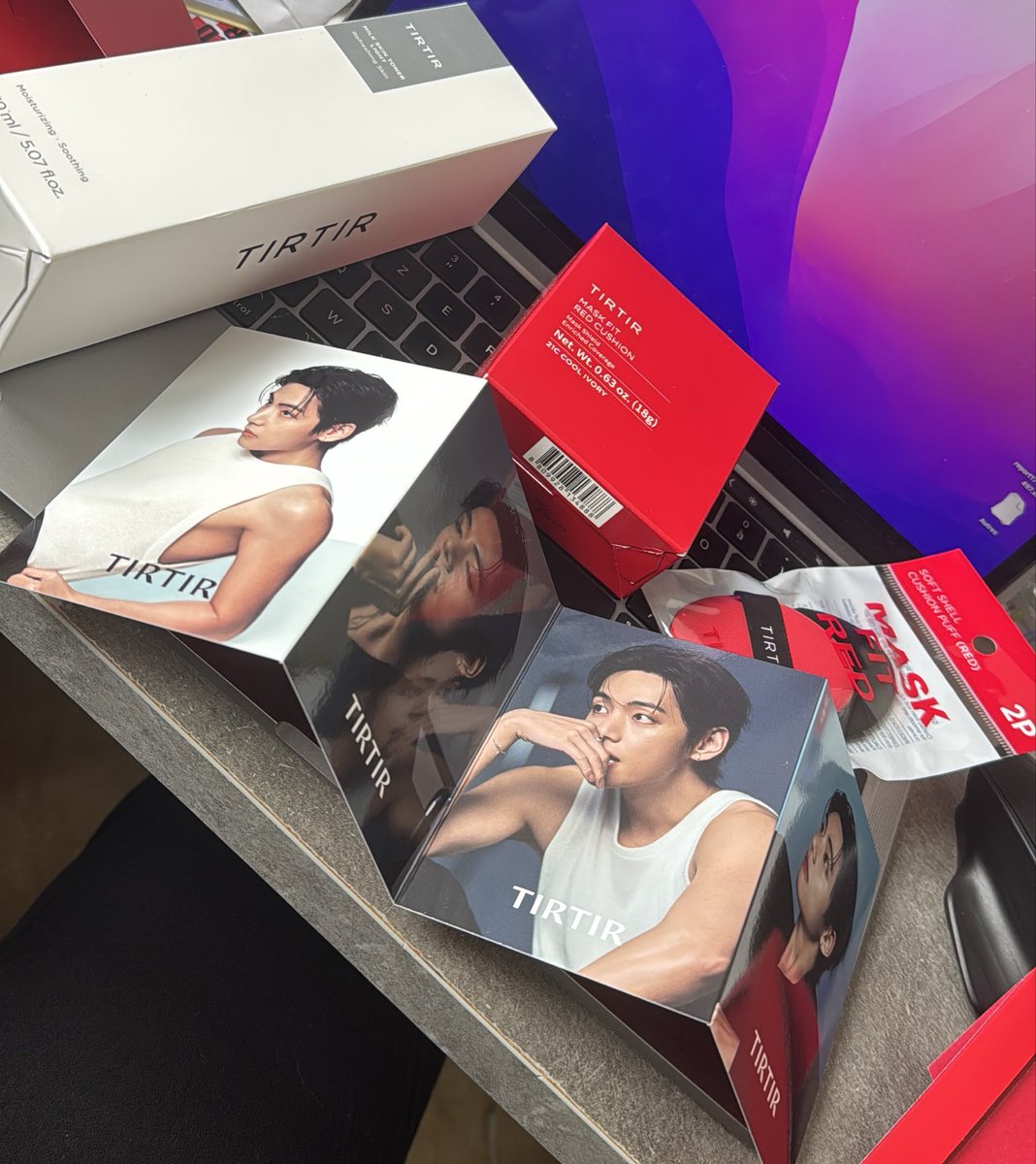 bvtcat's tweet photo. saw this random tweet and bought all these to get the photobook ❤️ tae use my money well LMAO https://t.co/UiYzTPZvKC