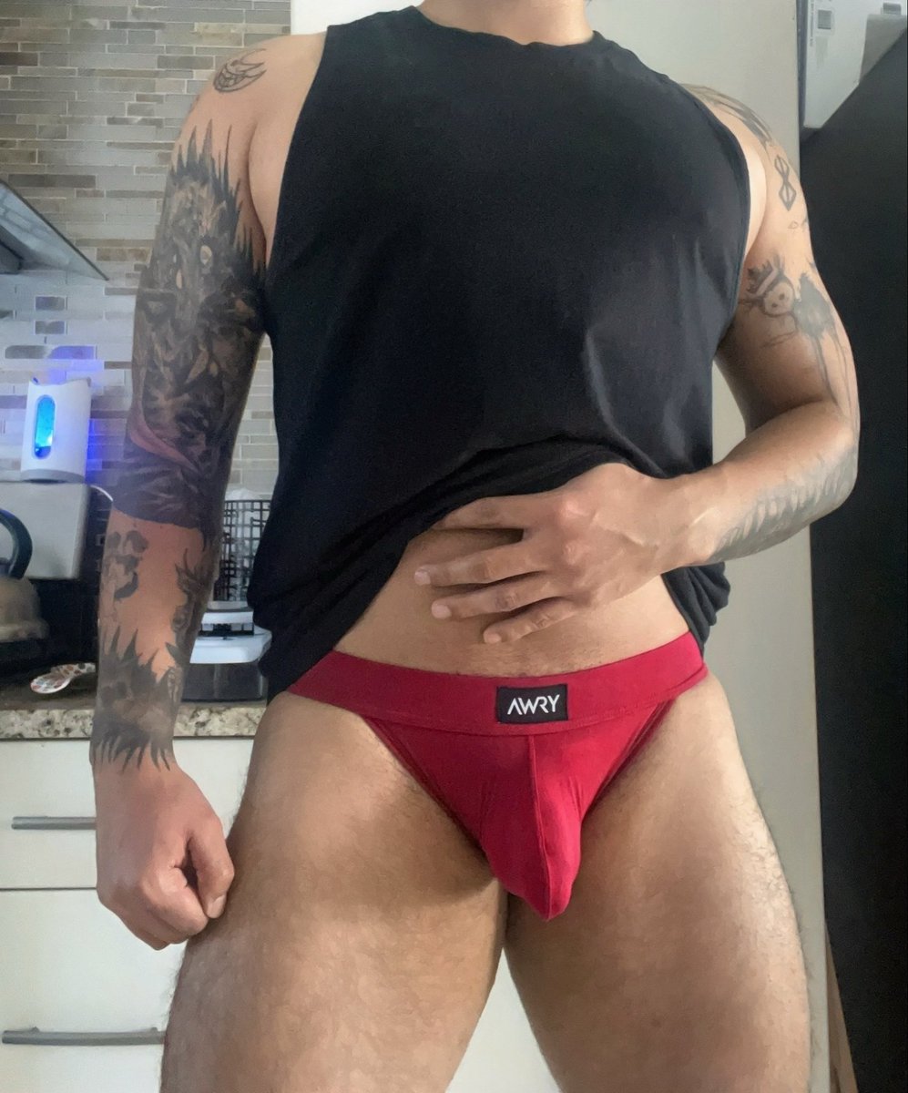 ViscountStolas's tweet photo. #gay #underwear #awry #showcase #berry #red #jockstrap #bulge #thighs #booty #ass https://t.co/2Qjy8UNeDX