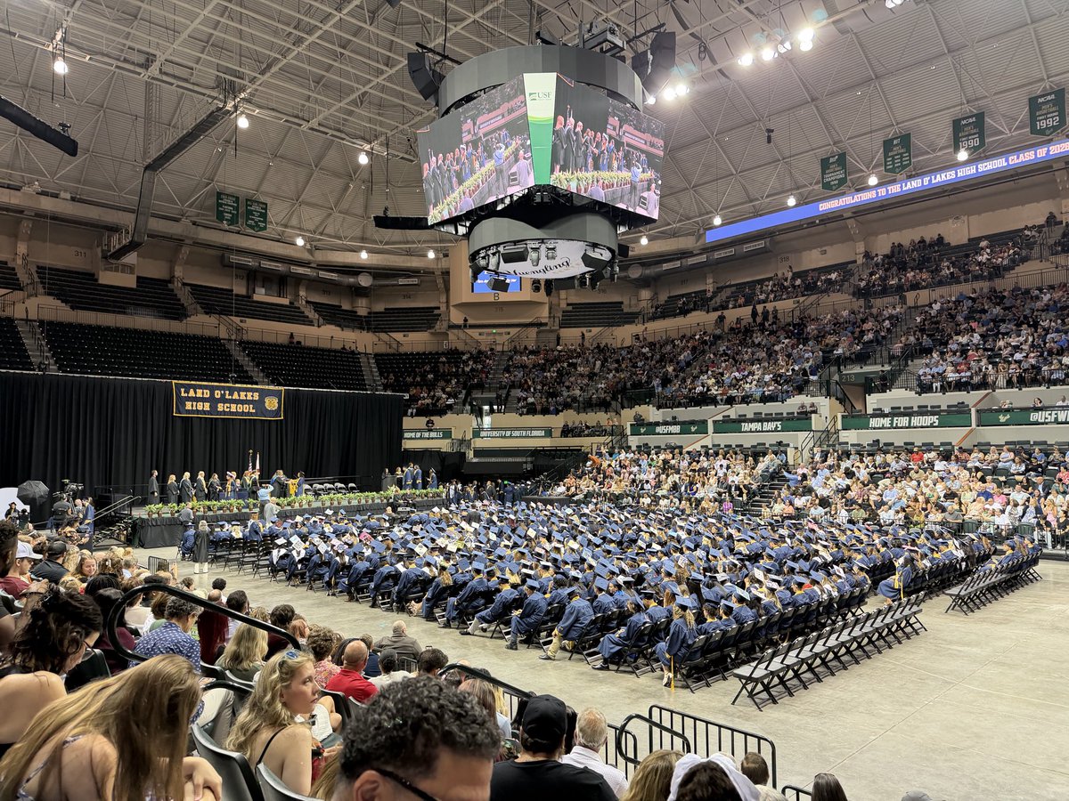 KevinsRule1's tweet photo. This is the last one of four. Soaking it in. @LOLHSPrincipal.   #classof2026 https://t.co/lAfzsAjIlw