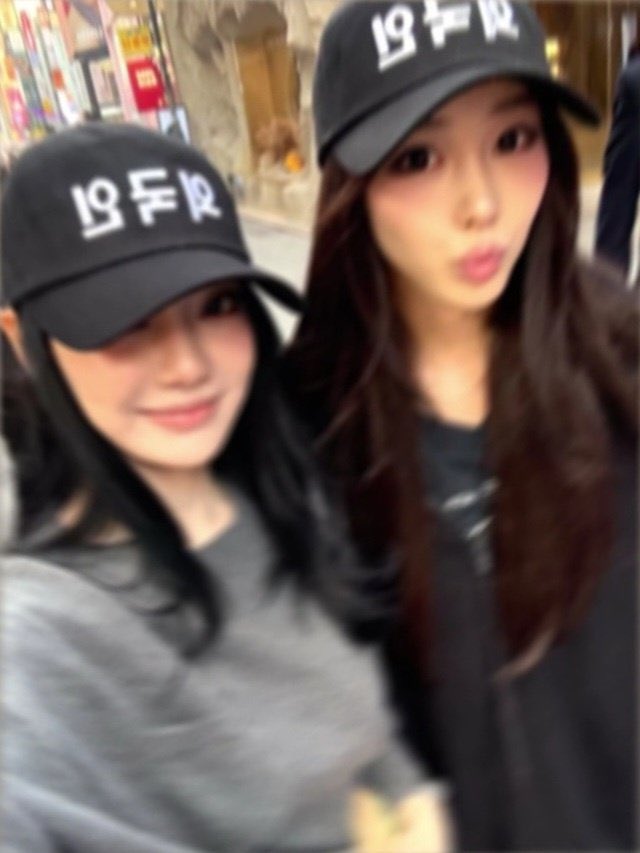 synkongi's tweet photo. 한국인2 + 외국인2 = 에스파 https://t.co/wv7rMmThDv