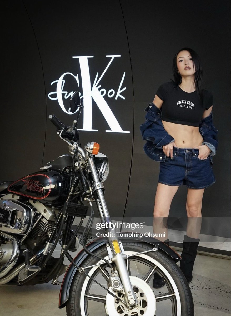 cfhinateam's tweet photo. Hina Yoshihara no evento de celebração da parceria entre Calvin Klein e JungKook.
#HinaYoshihara #JungkookForCalvinKlein https://t.co/phkGO2veTB
