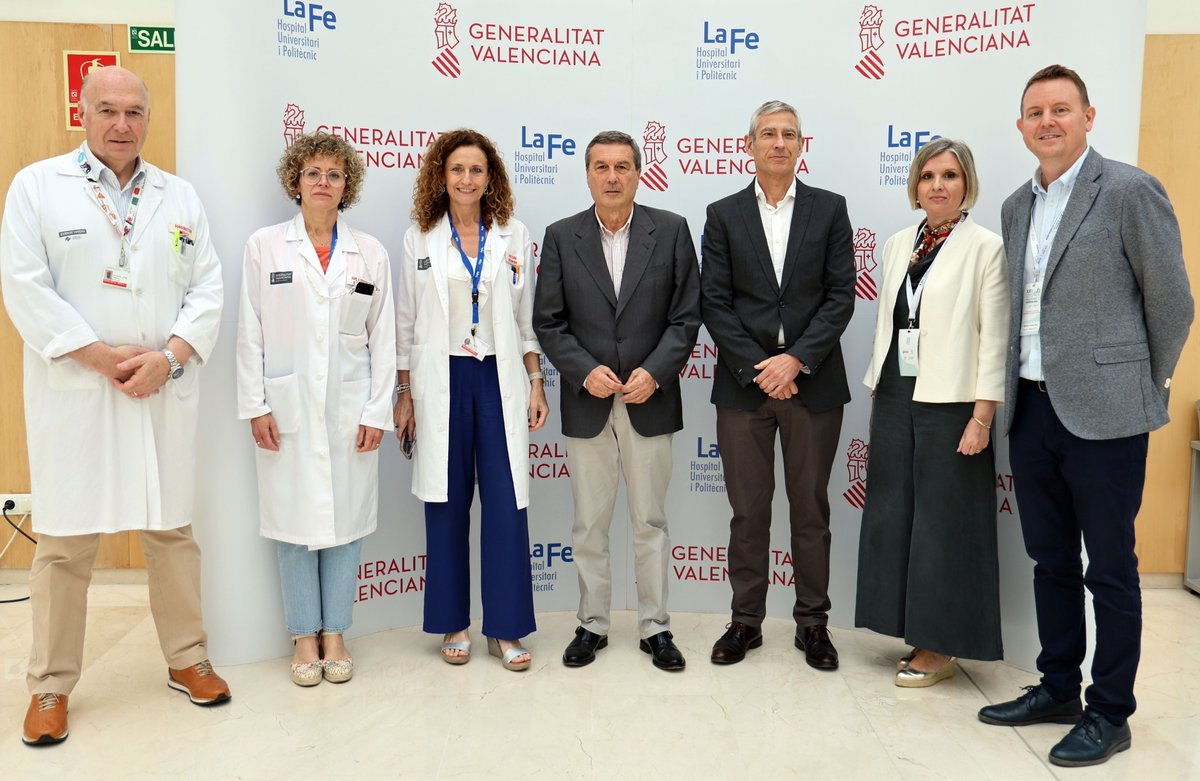 HospitalLaFe's tweet photo. 🏥 El conseller destaca la ingeniería hospitalaria como pilar “estratégico”, la apuesta de @GVAsanitat por perfiles técnicos y equipos multidisciplinares, y cifra en más de 300 M€ en 2025 (el doble que en 2022) para modernizar la sanidad durante la jornada @AIHCVorg  en La Fe https://t.co/zSnflP9k76
