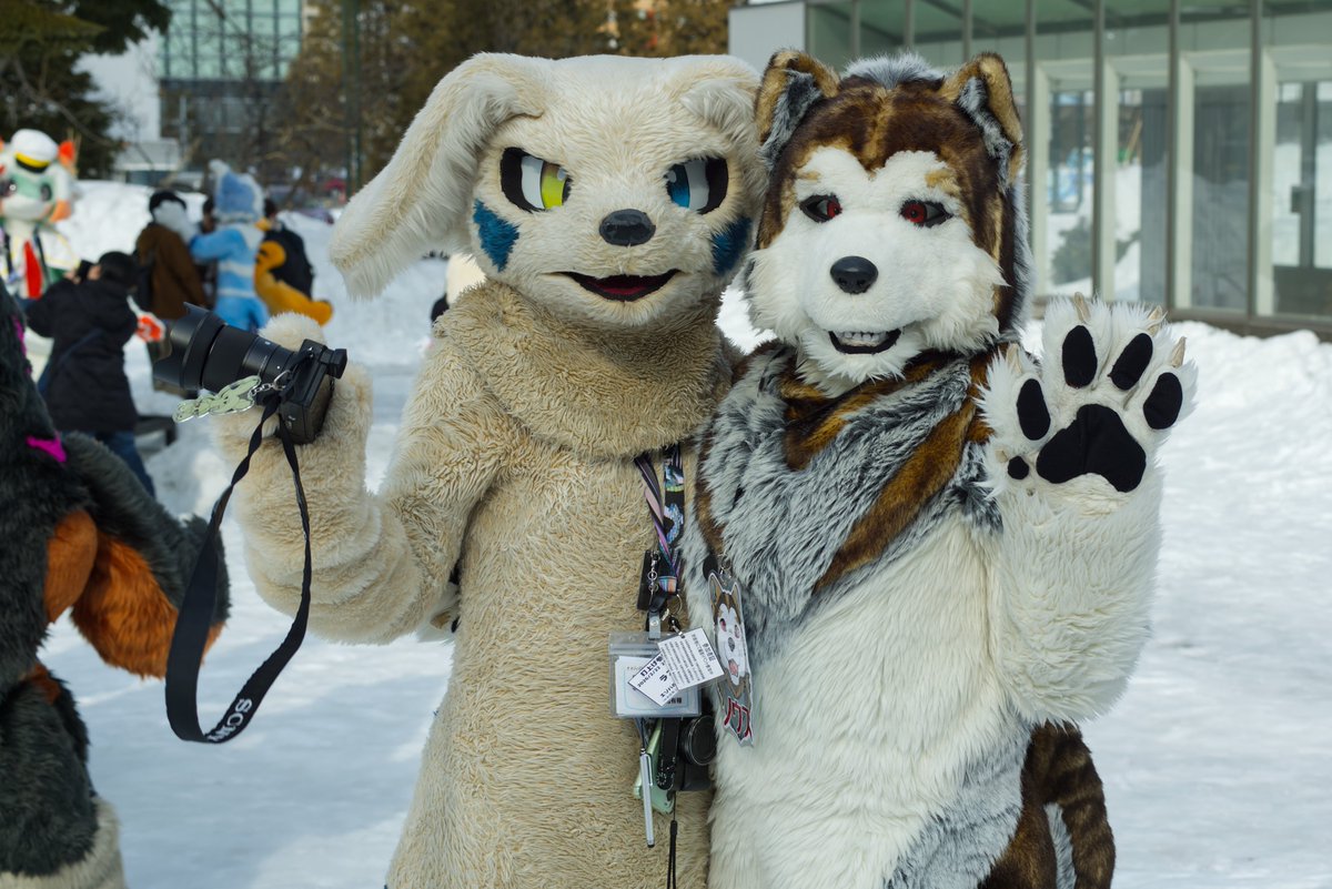 nousu94's tweet photo. ラスティさんいつも撮ってもらっているけど２ショット久しぶりかもー
＃ちるこん2026
 #FursuitFriday https://t.co/vJUJC4QUX2