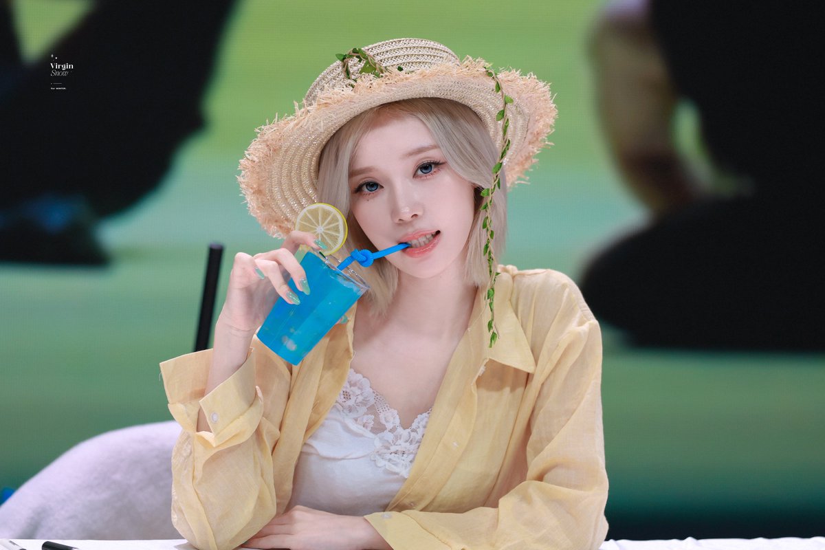 VirginSnow0101's tweet photo. 260605

#WINTER #윈터
#aespa #에스파 https://t.co/iqfJdAKkns