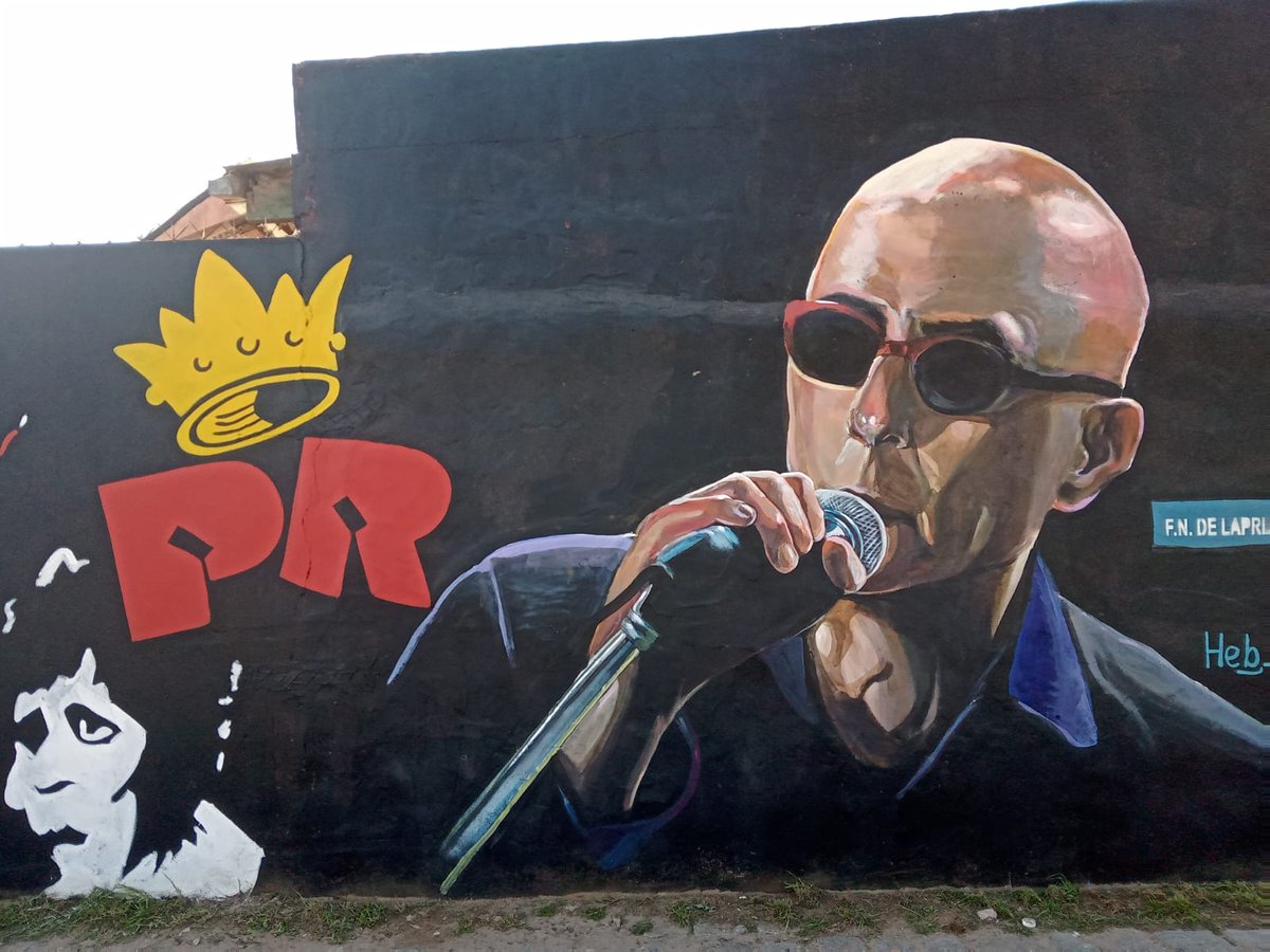 CascallaresPJ's tweet photo. ¡Gracias Indio por tu música, por tu poesia y tu magia!

Despedimos con profundo dolor al querido Indio Solari, una figura inmensa de nuestra cultura popular y del rock nacional.

Fragmento del tema "Encuentro con un ángel amateur"

Empiezo por el final
Terminaré en el principio
Mis intereses, quizá
No fueron saludables
Yo ya no puedo cumplir
Hazañas que prometí
Solo seguir cantando

(Las imágenes son de murales en homenaje alñ Indio en Almirante Brown)

#BrownConVos