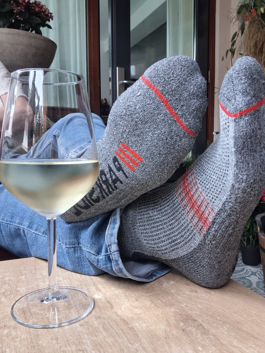 Gerve471Van's tweet photo. Cheers Gentlemen.🍷🫂😘 https://t.co/PDXyCyDaiW