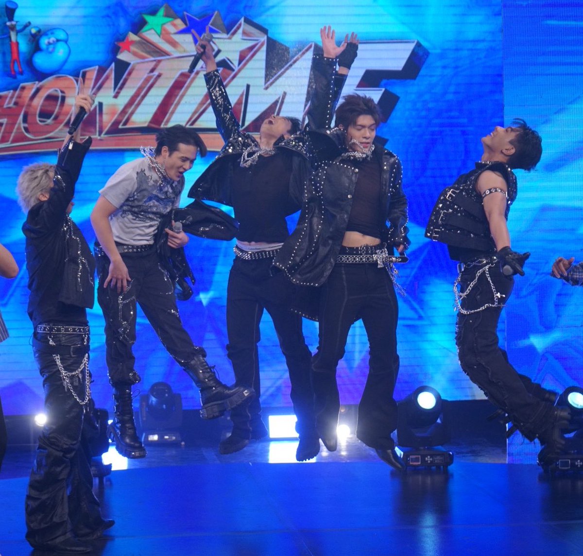 Nairam881's tweet photo. #ThisBandBGYO never fails to impress. From their talent and hard work to the way they carry themselves, they continue to make ACEs proud every step of the way. 

#BGYO #BGYO_OnDemandEP #BGYO_ForeverTonight https://t.co/rWNEBJc8vf