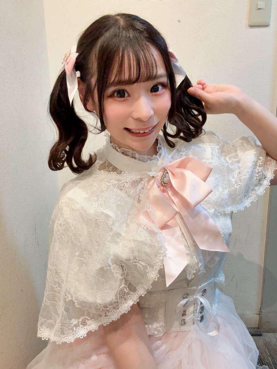 a_chan_basashi's tweet photo. 「俺のアニソン Vol.62」ご来場ありがとうございました〜🎤

アニソン大好き！次回歌う曲も悩み中💦
ハマってるアニメから歌う予定！

今日はカバーのQ&amp;Aリサイタル！のフロアの沸き方素晴らしすぎて私が楽しかった🥺！

髪切ってから初の巻きツインでした〜✨意外と似合うくない！？笑 https://t.co/0EPBPw3S1E