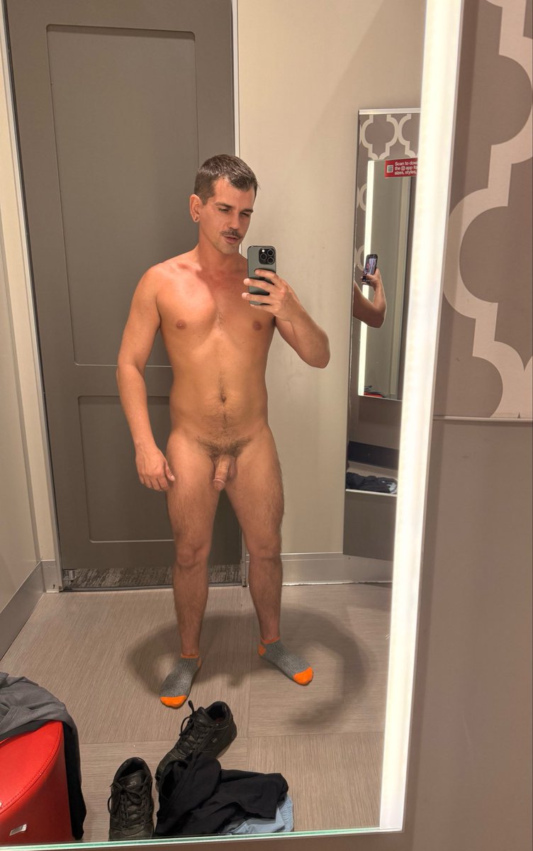 AnthonyMattXXX's tweet photo. Need a bro to come clothes shopping with me https://t.co/PJui7WI7vv
