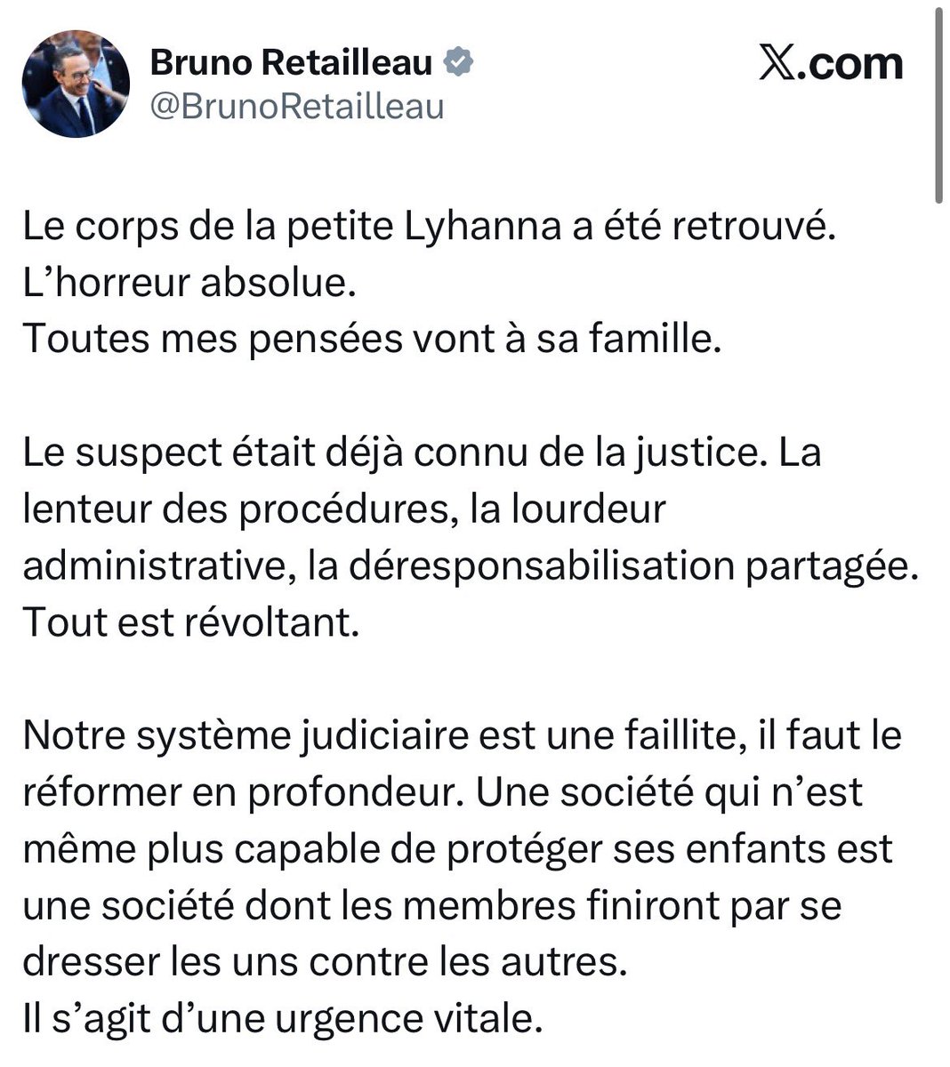 realmarcel1's tweet photo. Par le gars qui a été ministre de l’Intérieur pendant plus d’un an sans jamais avoir un mot pour la protection de l’enfance parce qu’il était trop occupé à refaire la guerre d’Algérie
Elles sont où les excuses aux victimes ? https://t.co/ImG6TYOgRH