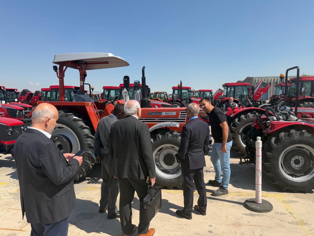 ETEmbassyANK's tweet photo. H.E.Amb.Adem Mohamed and his team visited  TÜMOSAN⁠ in Konya, one of Türkiye’s leading manufacturers of tractors and agricultural machinery. Discussions focused on investment, technology transfer, and agricultural mechanization opportunities in Ethiopia 🇪🇹. https://t.co/WcRAOpqUT8