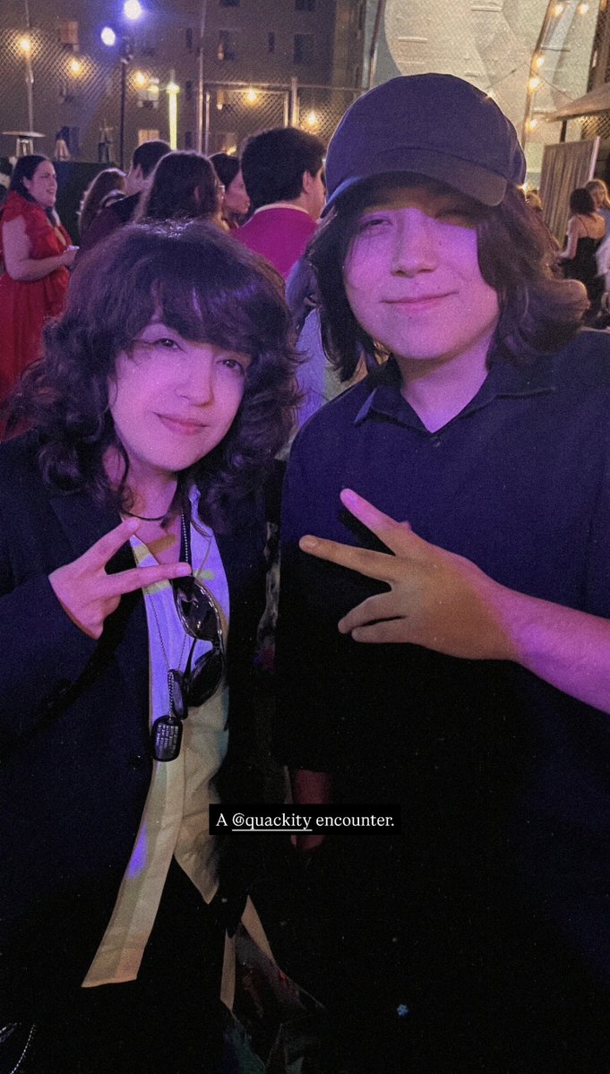 solarkarii's tweet photo. Hellooo Quackity was at the amazing digital circus premiere????    WHAT https://t.co/TuJxK0L0Qj