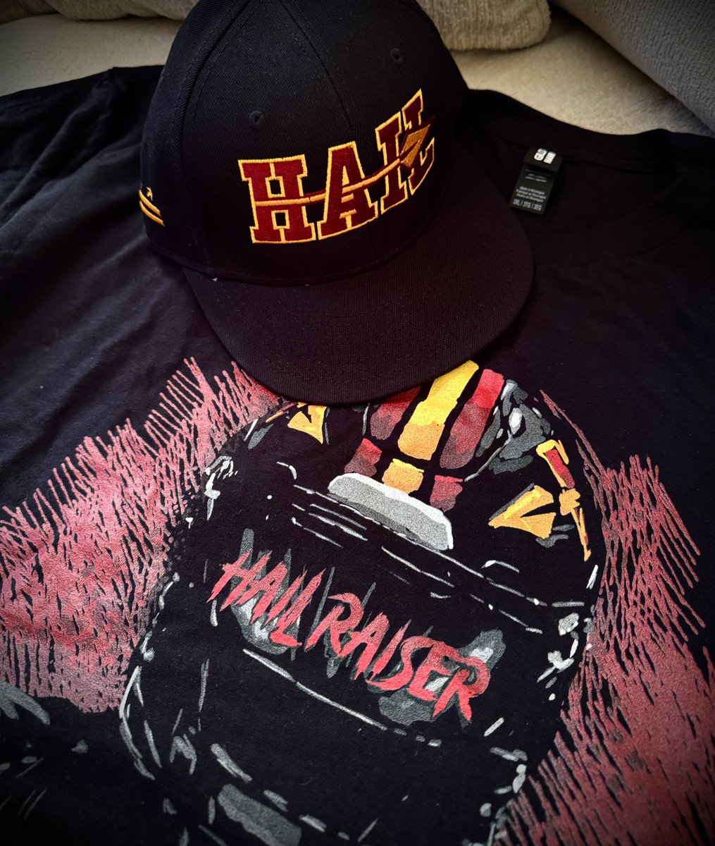 summo_13's tweet photo. Paired my shirt with my “Hail” hat 🤷🏻‍♂️😉 https://t.co/M8NCAL45z5