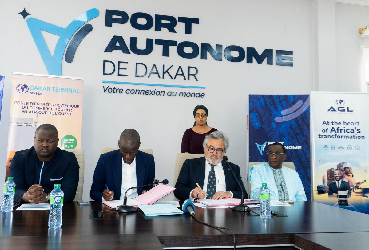 portdakar's tweet photo. Le 3 juin 2026, le Port Autonome de Dakar a signé avec MSC et AGL pour une étude stratégique sur Ndayane.
Un pas décisif vers un hub maritime régional, compétitif et durable en Afrique de l’Ouest 🌍✨
#PortAutonomeDeDakar #Ndayane #MSC #AGL #HubAfricain #Logistique #Maritime https://t.co/pFk9mYhzms