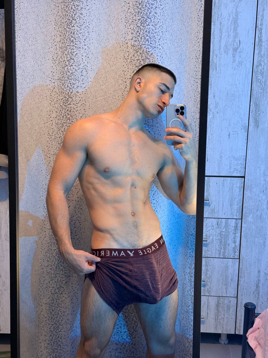 JossalynnnP's tweet photo. Eyes up here naughty boys😈 https://t.co/HwzfhcO6xW
