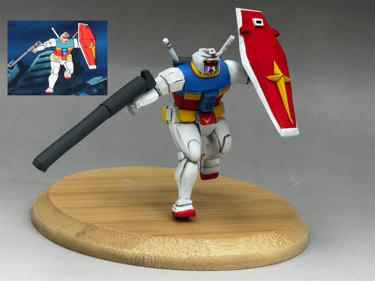 NpPAkSVxprT5dFj's tweet photo. #作画崩壊ガンダム 
#旧キット万博
完成しました！
完全にネタなので突っ込みは無しでw

使用キット　1/144武器セットのザクバズーカ　本体は3Dプリンタでザックリ、バックパックはプラ板サーベルは2ﾐﾘプラ棒、ダクトや顔パーツのスリットはエバグリ、ハンドパーツは食玩のやつで 続く https://t.co/31TsDJbBiD