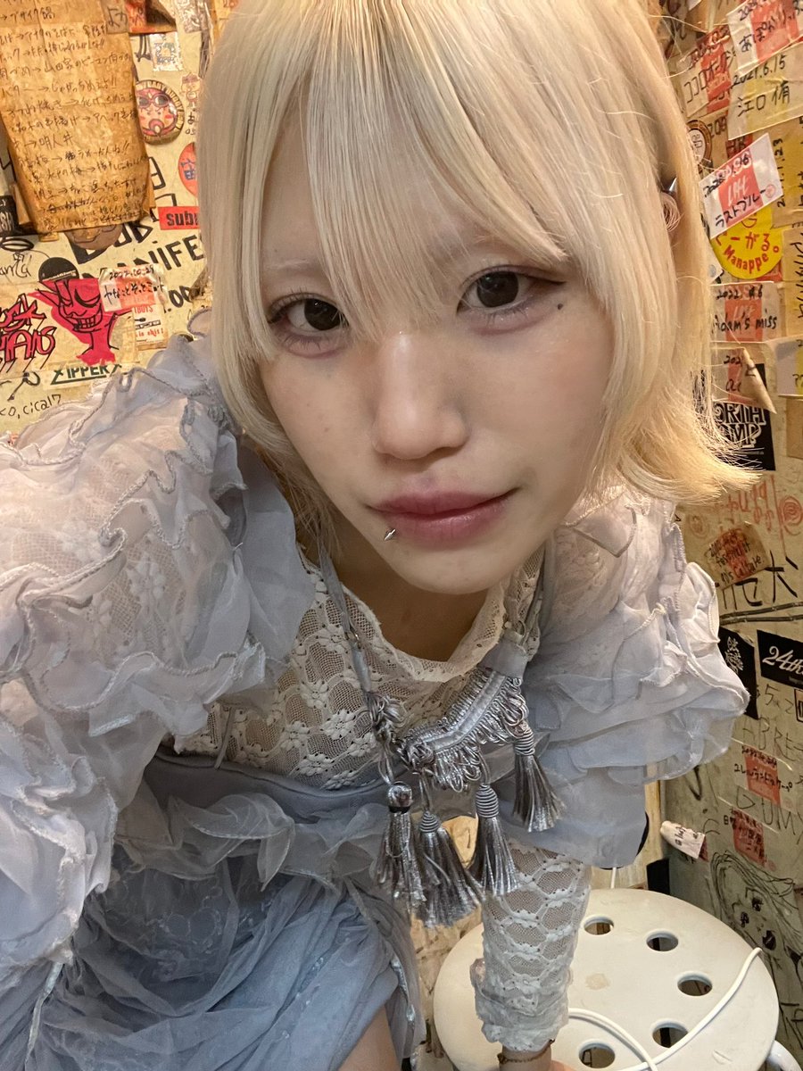 AFTERS_EMA's tweet photo. たのしい金曜日にしてくれてありがとう😽 https://t.co/q34UTBLrsF