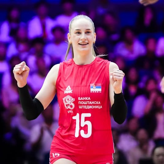 Temmzvolley's tweet photo. 🇷🇸Aleksandra Uzelac  vs  🇵🇱POL  (5 set)

25 pts
%45  21/47
%56 pos  %36 perf 25 top
2 blok 2 ace
+18

#VNL2026 https://t.co/kLZk7ByDN9