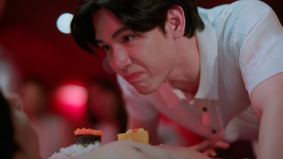 GMMTV's tweet photo. มาหาว่าป๊อดแบบนี้ ใครจะยอมก็ยอมไป แต่คณิตไม่ยอม!!! 

#ADogAndAPlaneEP2
@Tawan_V @new_thitipoom https://t.co/a5ZVQtJoA6