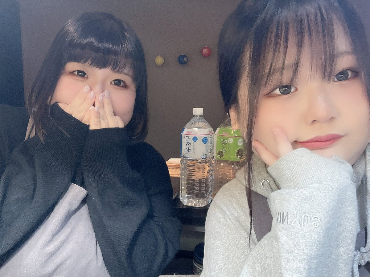 _832_82's tweet photo. ついに明日ー！！
めいちゃん出てくれるので
激レアな日です🥳✨

りょーくんも久々に一緒なので
楽しみーーー！！💗💗

みんな待ってます！
営業時間19:30からです！ https://t.co/wdjd6BJ1j6