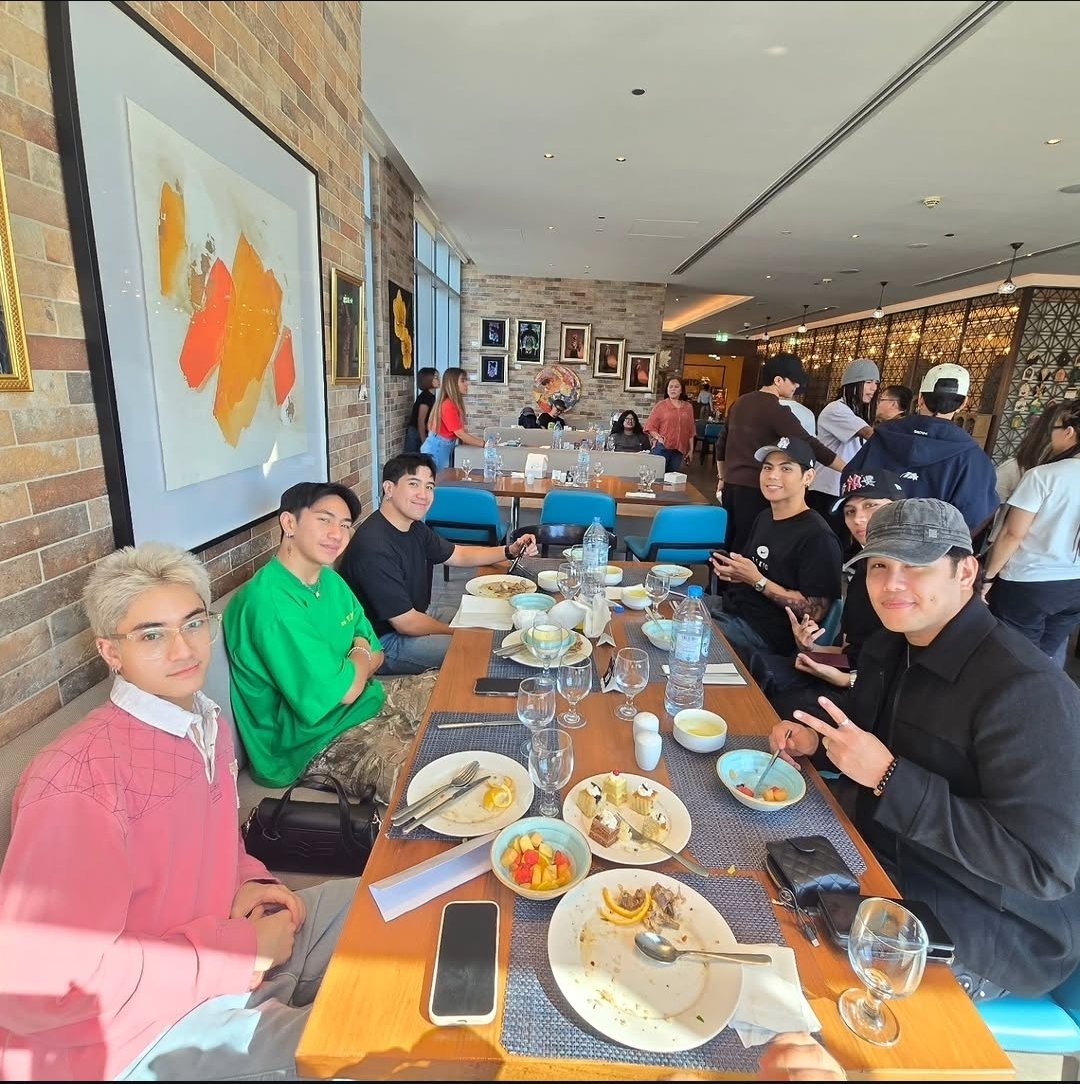 itsyellowwolley's tweet photo. 📷 : @UrbanGridGroup  

Thank you for taking care of artist well ♡ 

@Official_ALAMAT @1stoneOfficial  Touchdown Dubai ♡ 

#PPOPRISE #ALAMAT #1STONE https://t.co/G4xjfjpljj