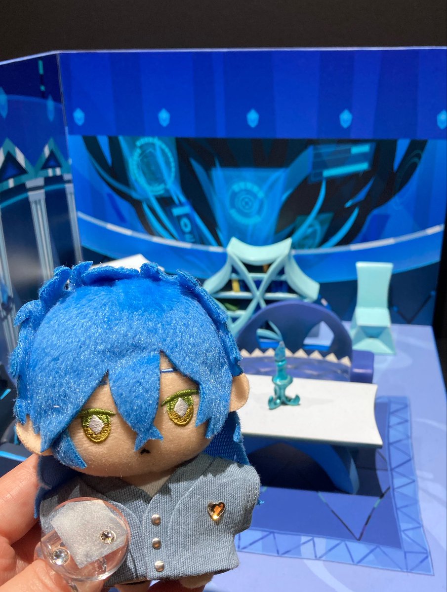 hkmi_hkmi_'s tweet photo. ツイステ展の思い出✨
イデぬさんはお出かけ渋々ついて来てくれてとってもかわいいです☺️ https://t.co/YvbEQxvCjm