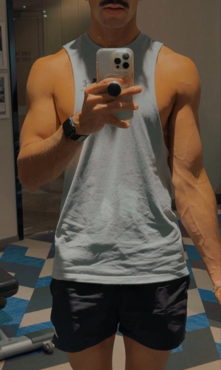 rn_mark2's tweet photo. Gym is still gyming https://t.co/bLSPrWHmDO
