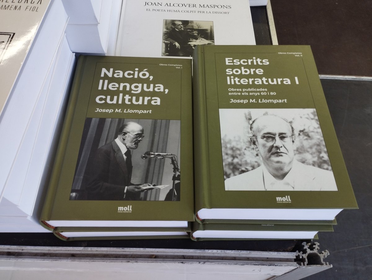 EdiMoll's tweet photo. Som a la Fira del Llibre de Palma! Fins a diumenge 7 de juny a la plaça d’Espanya Obres completes de Joan Alcover, Josep Maria Llompart, Francesc de Borja Moll i Antoni Maria Alcover
https://t.co/ITuy5TJ9fp https://t.co/PvnVl8T6Iy