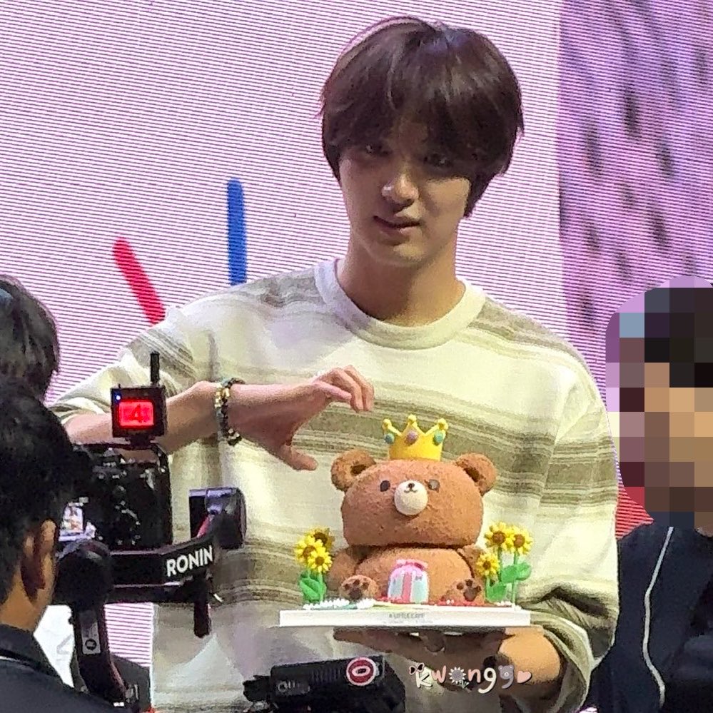 375sund's tweet photo. 🐻🎂🎉

#해찬생일_완전_크레이지
#TasteOf26withHaechan
#HAPPYHAECHANDAY https://t.co/eQChpqtEud