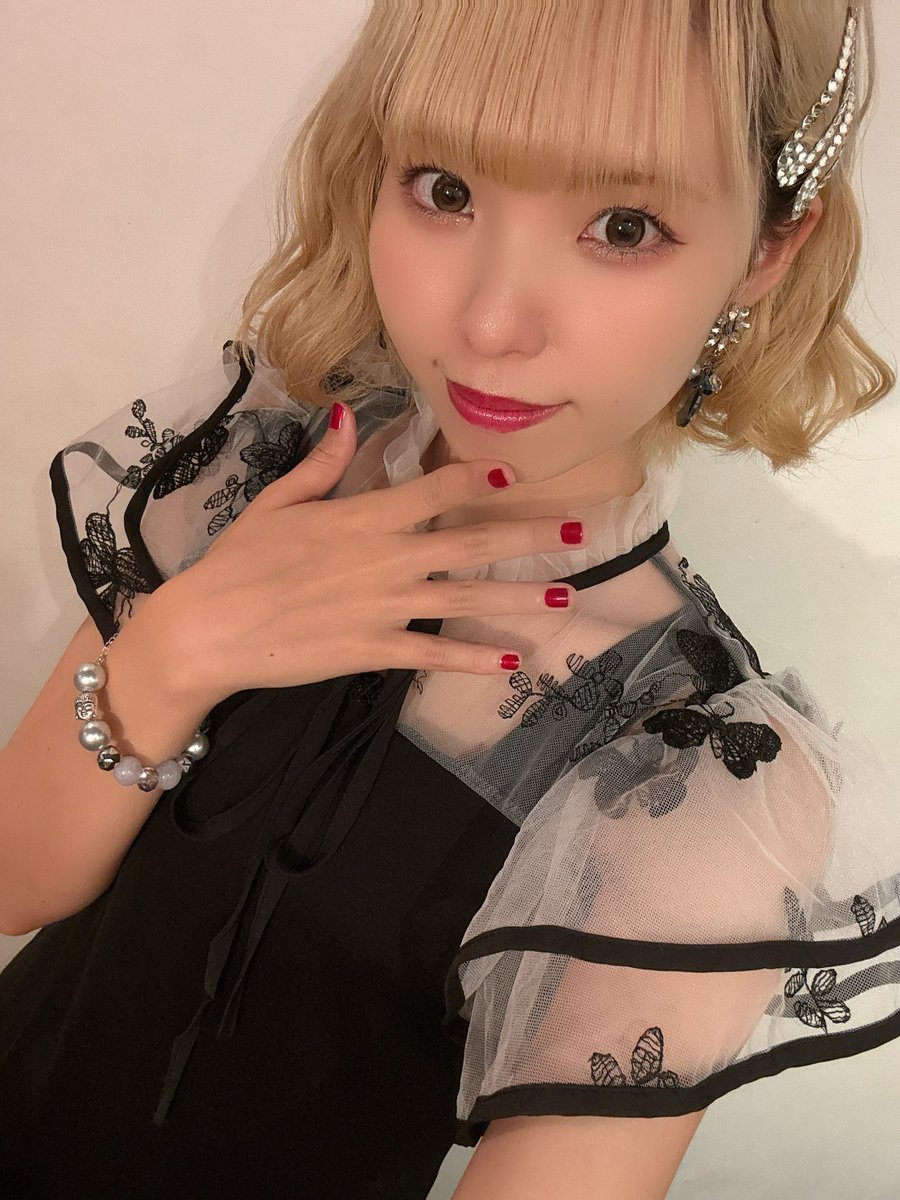 hasemai21's tweet photo. 新栄町sunsetBLUE

『優利香さんPresents
ウホウハ道中膝栗毛
〜11/23 ゴリラホールへの道〜
名古屋編vol.1』

ありがとうございました🥰
弾き語り多めでお届け！
今日の出演者様みなさま
ポジティブ変換が上手で心が潤いました🥹

明日は【6日(土)】
名鉄太田川駅 
14:50-15:15出演です！ https://t.co/VLJwcg3OS1