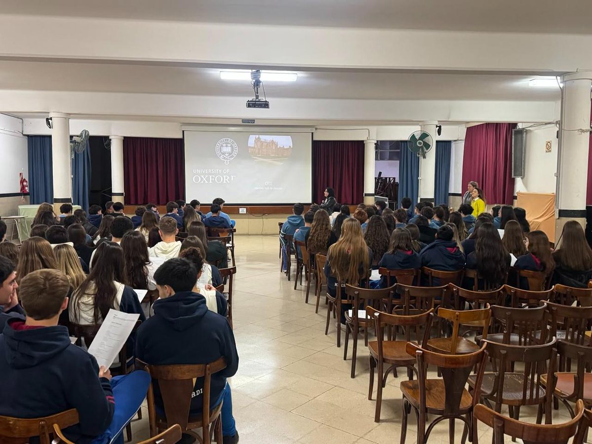 USALLenguas's tweet photo. 👉Ma. Eugenia Cairo, coordinadora del Centro de Idiomas USAL, en la presentación del Oxford Test of English #OTE🇬🇧 para alumnos del colegio Misericordia. 
ℹ️Info OTE https://t.co/TeLb4v6Etf
📩testcenter@usal.edu.ar
 #OxfordtestofEnglish #testcentreUSAL #lenguasmodernasUSAL #FHLEO https://t.co/qROaEoXa0m