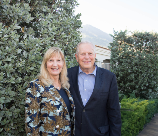 SeaIF's tweet photo. La Fundación Internacional de Seattle (SIF) lamenta la pérdida de Bill Clapp, quien falleció el 29 de mayo de 2026. Bill cofundó SIF en 2008 junto a su esposa y compañera, Paula Clapp.

Como nuestro confundador y presidente de la Junta Directiva, Bill ayudó a SIF a convertirse en un aliado de confianza para organizaciones de la sociedad civil, periodistas, movimientos juveniles y grupos de mujeres en la región.

También honramos a Paula Clapp, cuya colaboración con Bill fue el corazón de todo lo que construyeron. Juntos fueron un ejemplo de lo que significa dar con generosidad y con un profundo respeto por las comunidades y los liderazgos a quienes sirvieron.

SIF extiende sus más sentidas condolencias a Paula, a toda la familia Clapp y a las numerosas personas en Estados Unidos y Centroamérica a quienes influyó con su plena confianza en quienes trabajan para transformar la región. El fallecimiento de Bill es una pérdida que se siente en toda la región que él amaba.

Para honrar la memoria de Bill y celebrar su impacto, les invitamos a ver y contribuir con sus mensajes en nuestro muro de conmemoración: https://t.co/KO8uTshTAb

📄 Comunicado completo: https://t.co/hlJrfXMB6k

🇺🇸 Our full statement: https://t.co/SkoWEAKEoj